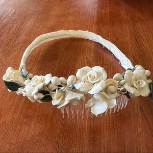 Beautiful Vintage Bridal Headpiece. Ivory Roses.